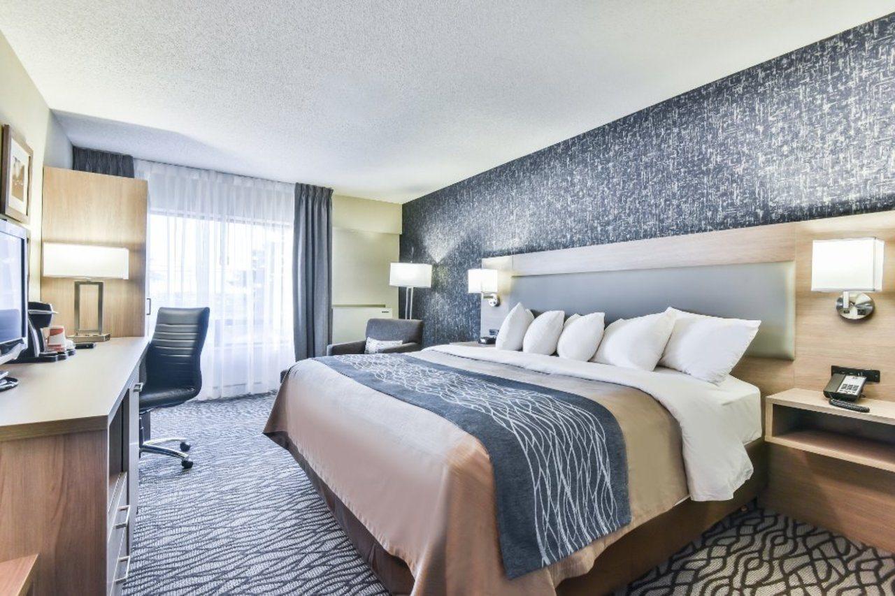 Comfort Inn Aeroport Dorval Exterior photo